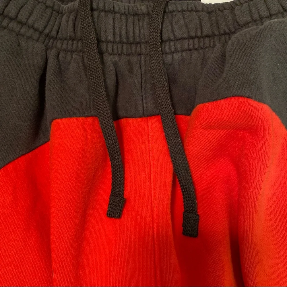 Nike Shorts Mens Size XL Red‎ and Black Stretch Pull On Drawstring